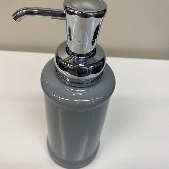 InterDesign Hamilton Glass Soap & Lotion Dispenser Pump for Kitchen or Bathroom - Picture 3 of 3